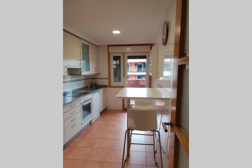 شقة Apartamento Con Vistas Al Mar, Piscina Y Parking سانكسينكسو المظهر الخارجي الصورة
